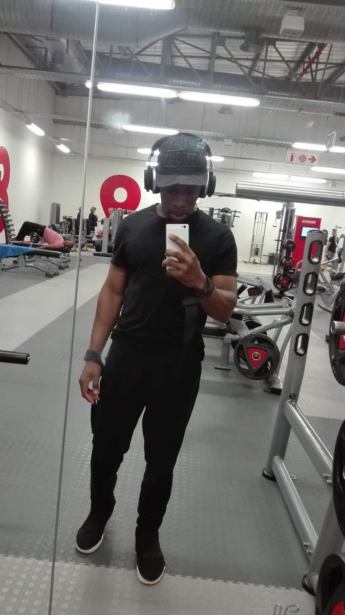 vhoni_henny's tweet photo. Shoulder day πͺπ₯π
#fitnessfreak
#OperationSWEAT
#jointhemovement #VirginActiveRED @VirginActiveRED https://t.co/vx7Krl8G3O