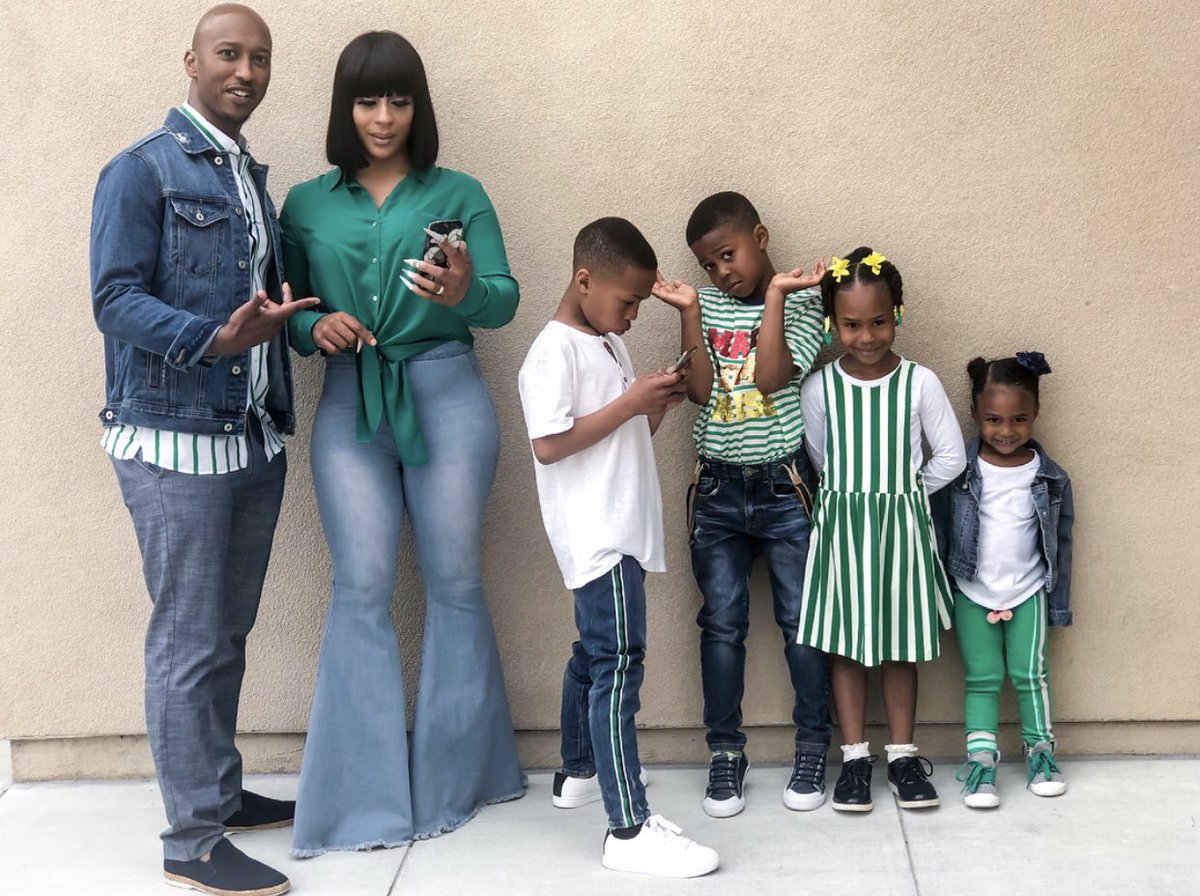 Nelly2fine's tweet image. This family is the absolute cutest!