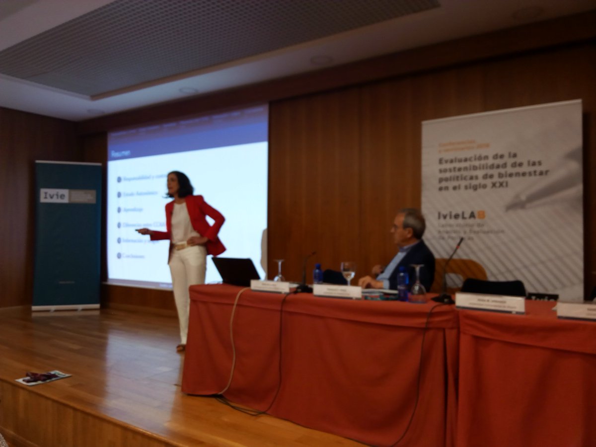 Ivie_news's tweet photo. .@sandraleon_ plantea la pregunta en #IvieLABienestar ¿Los ciudadanos atribuyen correctamente las responsabilidades en políticas del bienestar a las administraciones competentes? https://t.co/5XuV0dEGy4