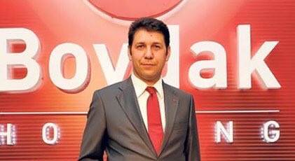 HasanCucuk's tweet photo. “Ben devletimden özür dilemiyorum. Devletimden özür bekliyorum. Kırgınım. Araba değil, hayır koleksiyonu yaptım. Bu koleksiyonun paketi de ahirette açılacak. Benim ailemden teröristin 't'si bile çıkmaz.' Deyip boyun eğmeyen Memduh Boydak’a kukla mahkeme 18 yıl hapis verdi! https://t.co/WGZsXkTtj8