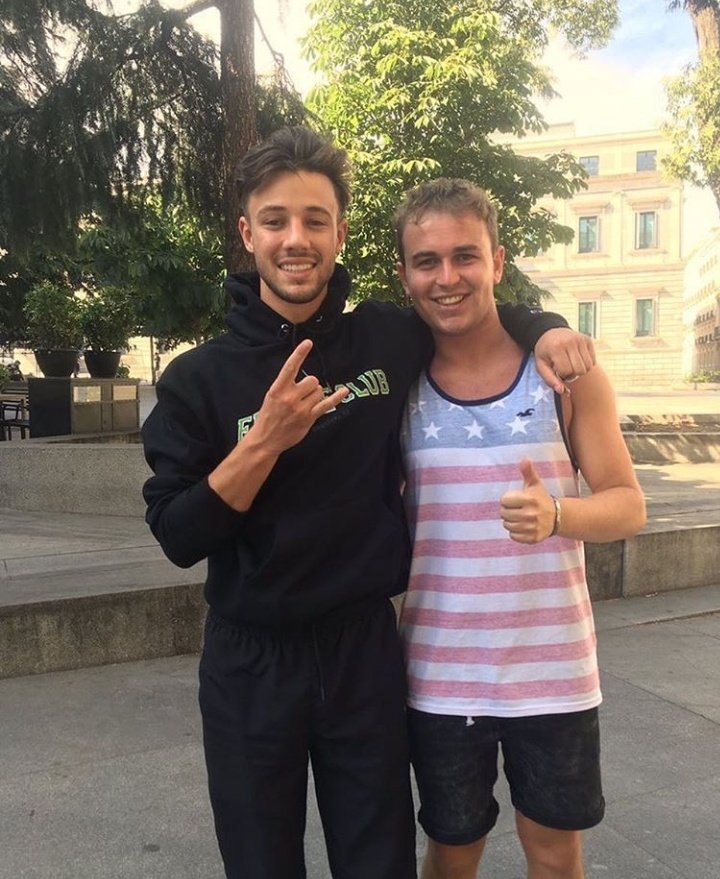 UpdatesDallasSp's tweet image. Cameron con fans ayer en Madrid