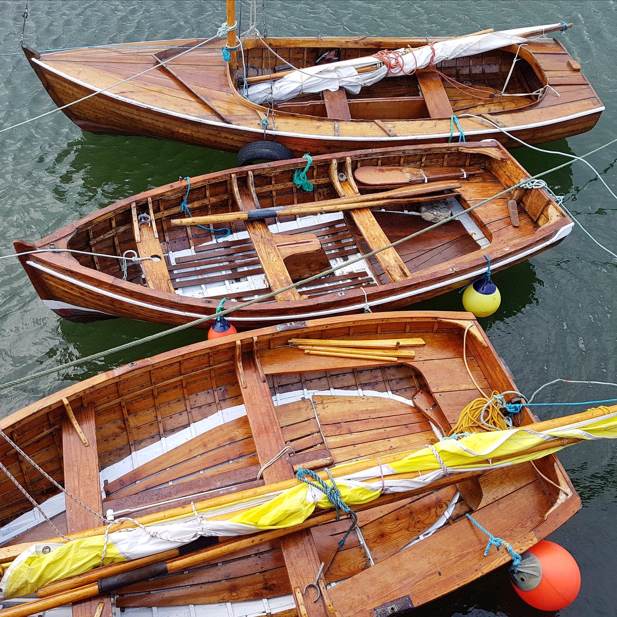 Master craftsmanship. Wooden boats moored in Spiddal, #Galway. 🛶 #WoodenBoats #Dinghy #WildAtlanticWay #Connemara #Gaeltacht #Fishing