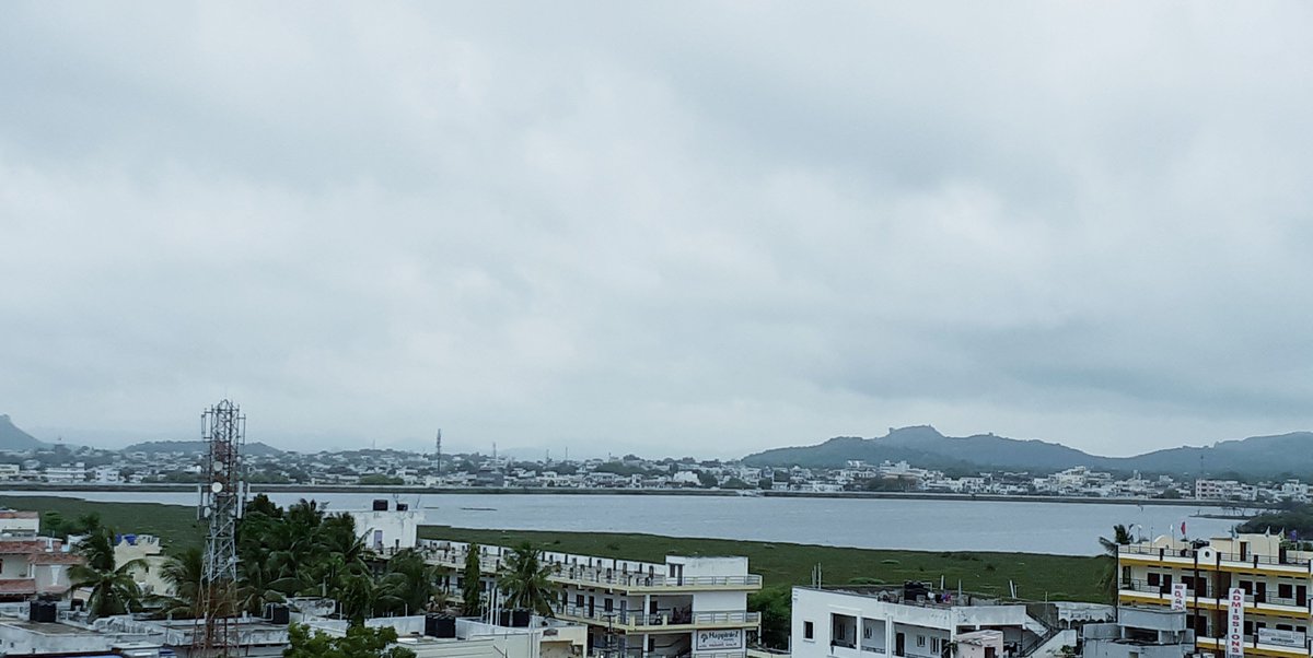 MahabubnagarO's tweet photo. Beautiful Mini Tank Bund &amp; Kotha Cheruvu Lake @ #Mahabubnagar 

@KTRTRS @Collector_MBNR @Jointcollector1 @tstourism #Telangana #Monsoon #Rains #Clouds #Nature #Photography https://t.co/EZfTRH8aBT