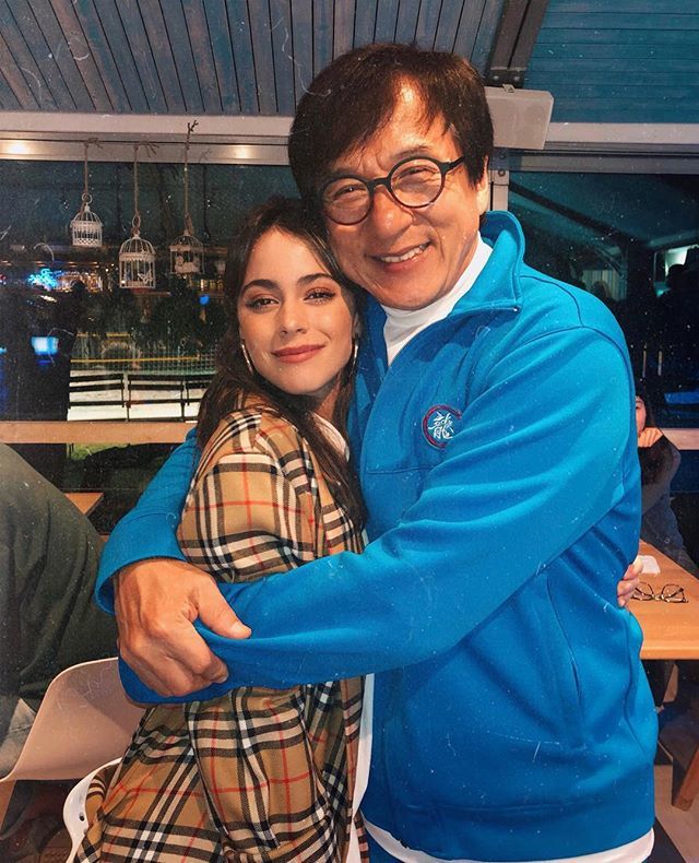 TiniStoessel's tweet photo. Me quedo con este abrazo para siempre❤
Nunca en mi vida imaginé viajar a China para filmar una película con El...fue una de las experiencias más lindas y especiales que tuve y seguramente vaya a tener por el resto de mi vida. 
@jackiechan conocerte f… https://t.co/wqA1eGBdna https://t.co/ecs3ut2x53