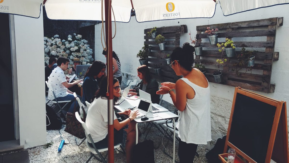 redeargonavis's tweet photo. Algún momento máis dos vividos onte en Argo Navis durante a #WorkPartyClub, moitas grazas a todas as persoas participantes! Agardámosvos en #Bueu! 😀 #CoWork #Play #Meet #dendePescadoiraParaOMundo https://t.co/d37tseI8wi