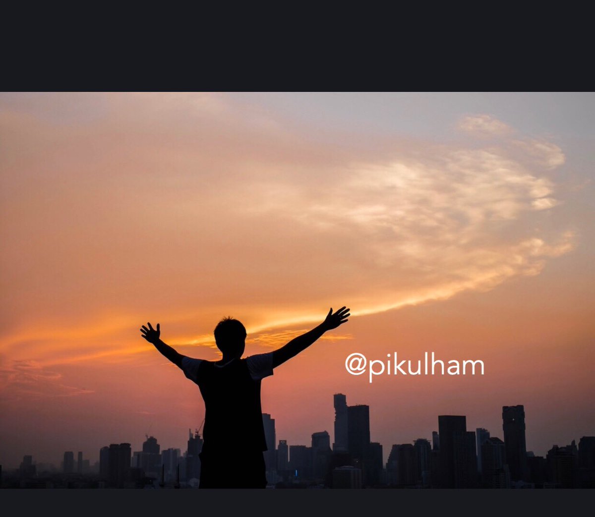 pikulham's tweet photo. เรามาจากสายถ่ายรูปจริงๆ แอบขายรูปใน shutterstock ด้วย ได้ค่าขนมเล็กๆ น้อยๆ ตามประสา555 ที่จริงถ้าคนเก่งๆ ก็สร้างรายได้ได้เหมือนกันนะ 

เดี๋ยวนี้สมัครขายง่ายขึ้น บางรูปมือถือก็ส่งได้แล้ว รายได้ต่อใบอาจจะไม่เยอะ แต่ถ��างานดี เราเคยขายได้ 15 ดอล/รูปเลย https://t.co/yEeJE65q3W