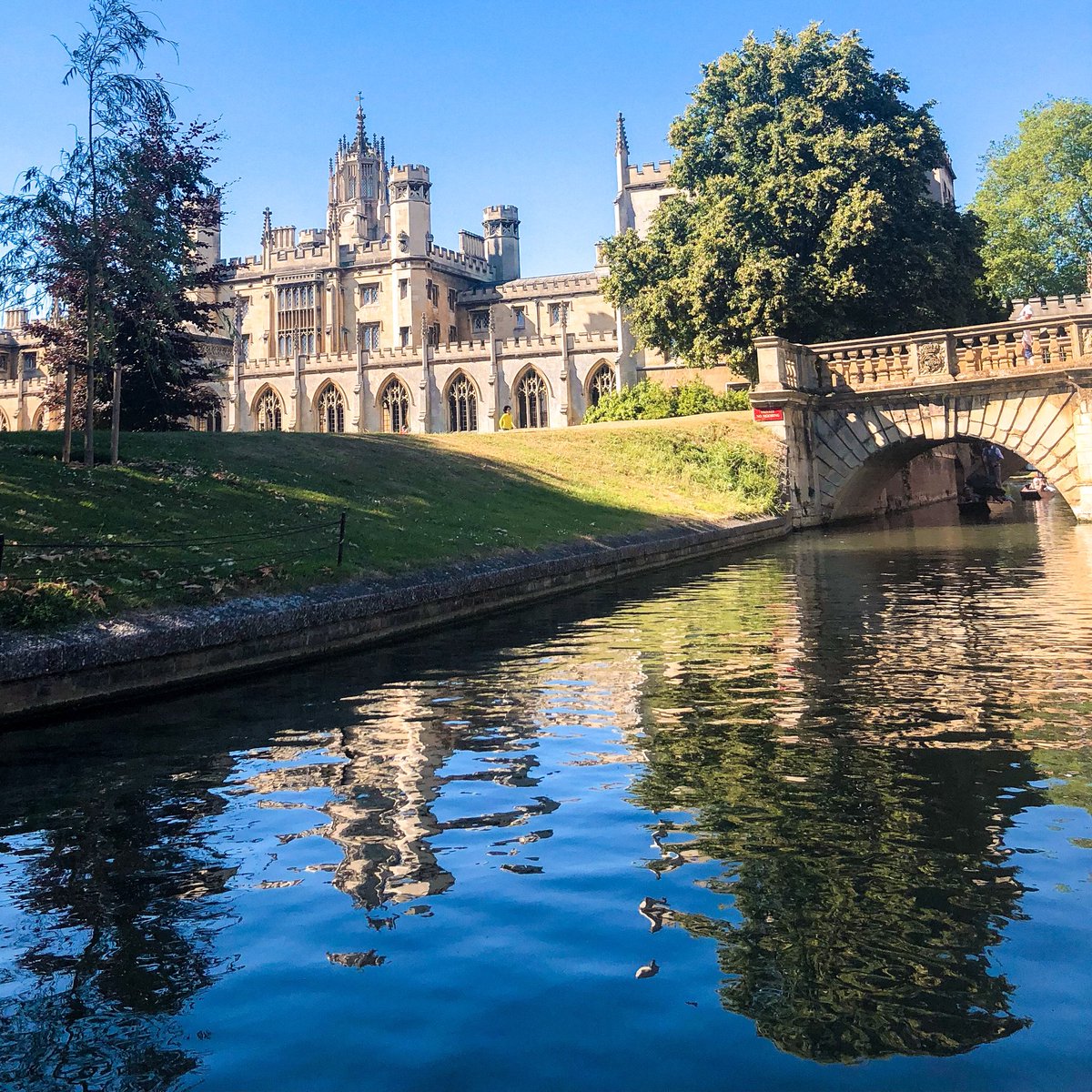 JessNelsonuk's tweet photo. I can’t get over the fact that my job is promote this beautiful city #VisitCambridge #VisitEngland https://t.co/KJ3LdKBfSn