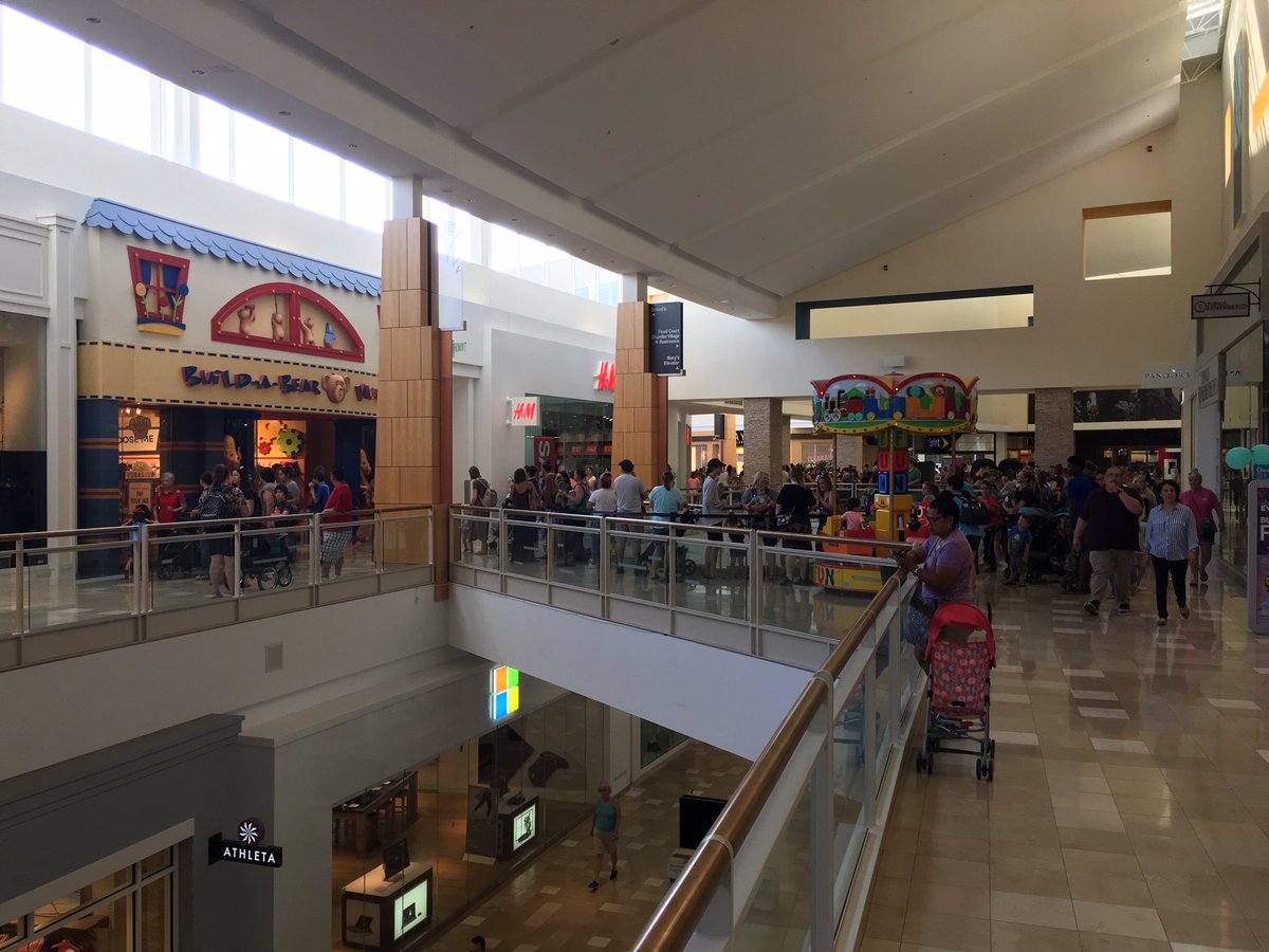 12 News On Twitter The Lines At Build A Bear Stores For
