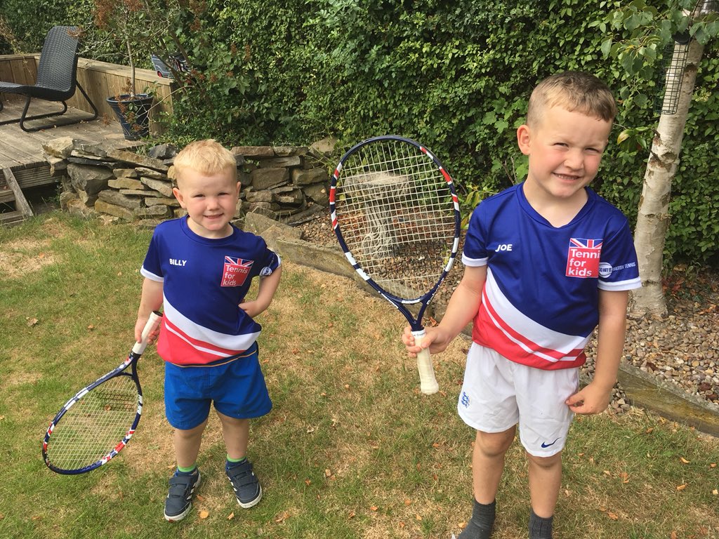 Bec123's tweet image. These two are loving the @BritishTennis #tennisforkids lessons @batleytennis @kal_sports @KALfitness