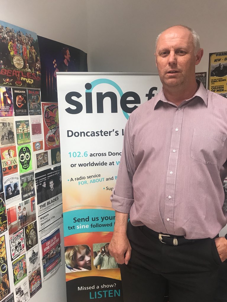 SineFMSport's tweet image. Welcome to this week’s guest Alan Stoves to the @SineFM studio. You can hear him LIVE on air from 6pm.
