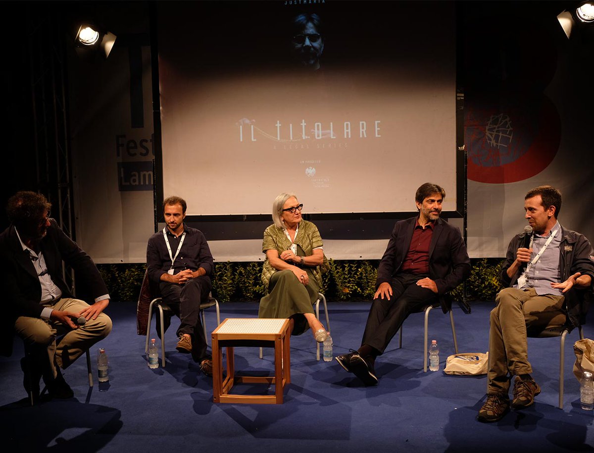 «Il titolare in anteprima assoluta a Trame.8» 
Ecco l'articolo sull'incontro con @annalapini <a href="/CarloLoforti/">Carlo Loforti</a>  <a href="/sergiovespertin/">sergio vespertino</a> e Luca Di Giovanni
👉🏻 goo.gl/m6cdh4
 #trame8 #laculturachevince
