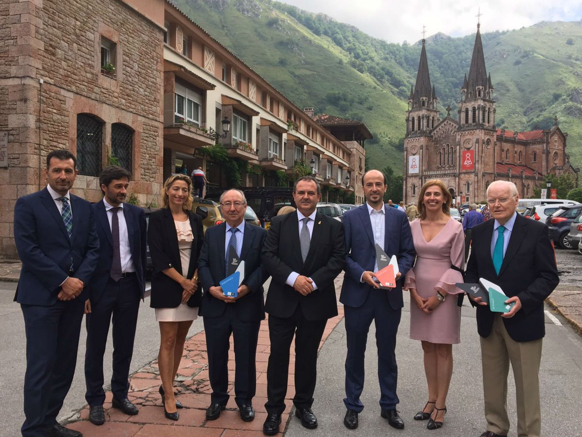 El consejero de Empleo destaca la apuesta por la calidad, la excelencia y el desarrollo tecnológico de las empresas galardonadas con los Premios @idepasturias 2018. <a href="/Normagrup/">Normagrup</a> Technology, Metrohm Dropsens y Adaro Tecnología han sido reconocidas bit.ly/2KTMBd6