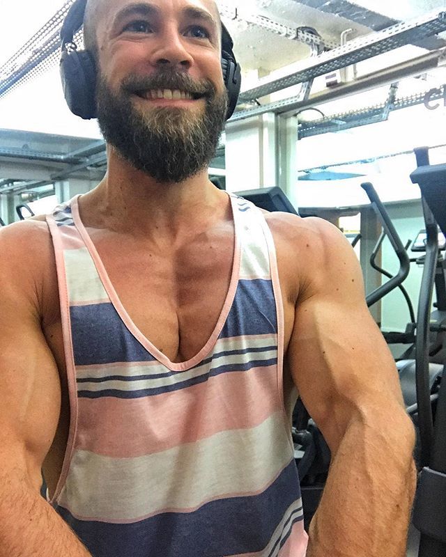 benj_fitness's tweet photo. Chest workout in progress... ๐ค๐ผ
#heytrythis #fitness #fit #fitfam #fitnessAddict #love #fitgirl #fitnesslifestyle #fitnesslife #healthyLife #Fitfrenchies #inspiration #noPainNoGain #instafit #instafitness #training #bodybuildingcom #cmgsportsclub #workout #fitnessgoals #follโฆ https://t.co/HPIyL0SQ7f