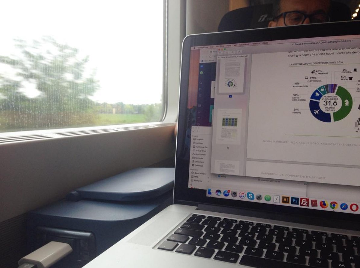 marcopoggioli_'s tweet photo. Pianura padana #neverstop 🚆 Mo-Mi 🚊 #digital #around #digitalcare #seo #sem #digitalstrategy #ppc #webdesign #smm #workaround #digitalmarketing #milano #digitalize #business #markup #webmarketing #plugs #recharge https://t.co/zFVXggBT9P