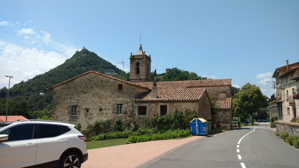 grobuab's tweet photo. Esto comienza en breve! X curso de Paleopatología en Santa María de Besora.
#besora2018 #workfield #summerfield #excavacionesenespaña https://t.co/ZgmQtqQKUA