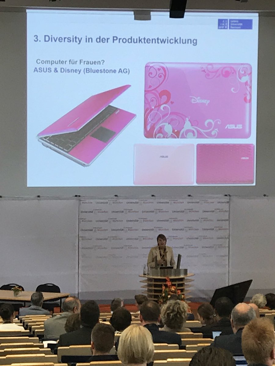 _LSimon's tweet photo. Women & IT (security) - a presentation in front of a almost all male audience by Dr Armgard (@WIIS_de). Good to talk about, action must follow! #codejt18 https://t.co/WsR5HBjOYJ
