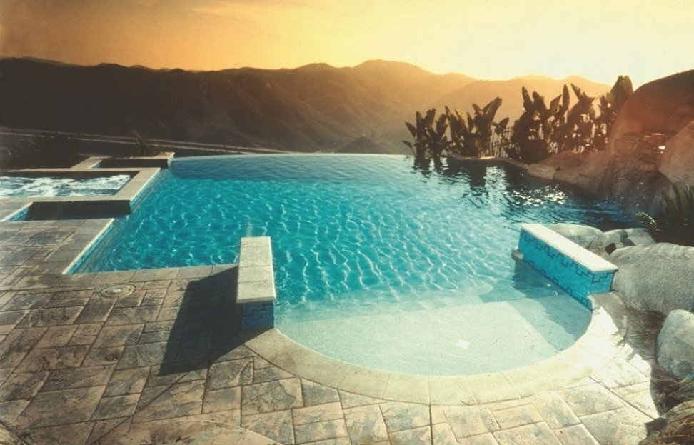 <a href="/TheQuestarPools/">Questar_Pools</a> featured in most recent Watershapes.com bit.ly/2L8NsGp #design #pool #beautiful #luxurypools #amazing #water #infinityedgepool #awesome #california #swdmasters