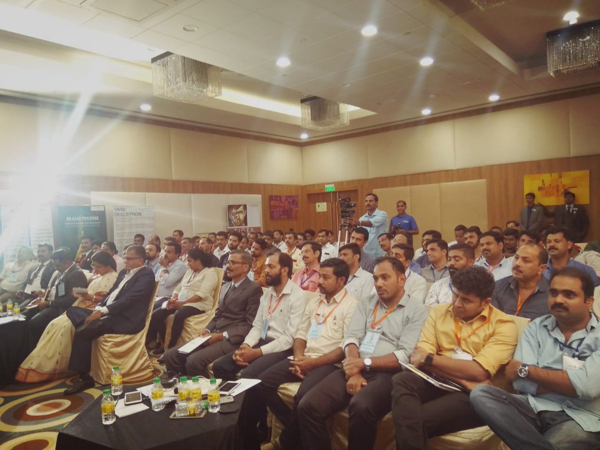 smmartParivaar's tweet image. The vibrant and confident vibe created by Santosh Nair was breath-taking and guide full for the spectators who were absorbing the extraordinary knowledge with T.I.G.E.R's excellent guidance. 
#KnowledgeKnights #Cochin #SantoshNair #entrepreneurs #growth #success