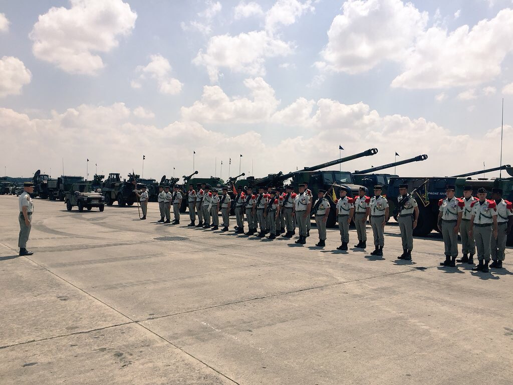 Barkhane, Chammal, Djibouti, etc les #CAESAR du #3RAMa auront été de toutes les OPEX, de tous les déploiements

À peine rentrés, direction les Champs-Élysées! #14Juillet #TFWagram