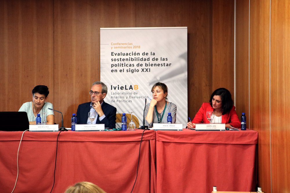 Ivie_news's tweet photo. ➡️ Muchas gracias a ponentes y público del seminario #IvieLABienestar que hoy ha analizado la heterogeneidad del estado de bienestar en las autonomías en un debate más que interesante https://t.co/7Cbp2lKhu4 https://t.co/EGJ6aUwl2A
