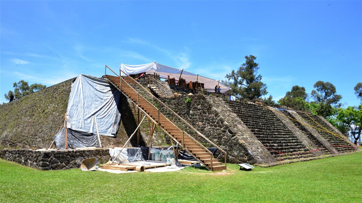 HistoriaNG's tweet photo. El fuerte terremoto de septiembre de 2017 en México dejó al descubierto un templo en el interior de la pirámide de Teopanzolco: https://t.co/URzQCdU3IK https://t.co/0H9XtZZQoc