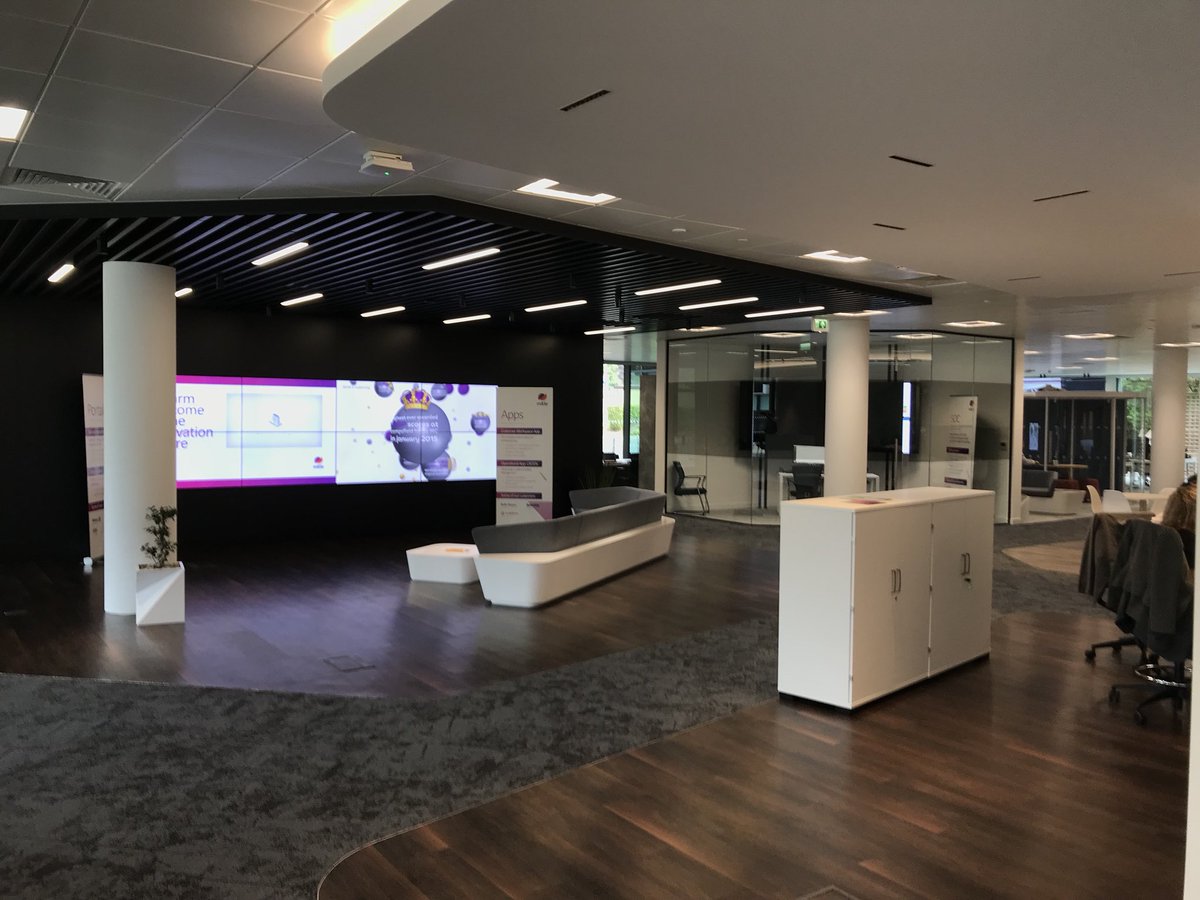 JLambSecurity's tweet image. Really enjoyable day showcasing our #ConnectedWorkspace technology to Bournemouth University