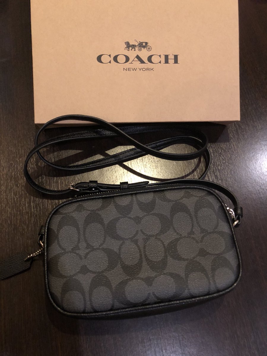 uwb0825's tweet photo. พร้อมส่ง💓 มีกล่อง/ป้ายครบค่ะ
กระเป๋า Coach x space 
กระเป๋าสะพาย 4690฿ ส่งฟรี ems
✅ปรับความยาวสายได้
✅ใส่ไอโฟน8+ได้
✅ขนาดพอดีมือ
**สินค้าถึงไทยเเล้วนะคะ พร้อมส่ง สามารถขอดูรูปเพิ่มเติมได้ค่า**
#รับหิ้วเมกา #coachxnasa #coach #หิ้วcoach #coachspace #หิ้วเมกา https://t.co/CawRlhosa3
