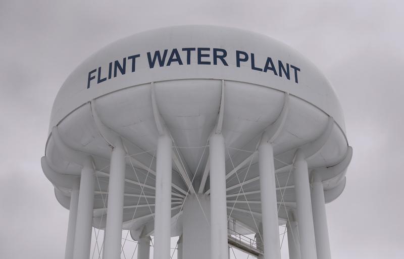 amybrauns's tweet photo. Water is a human right. This message is for Flint, Michigan's  officials who are responsible for people drinking lead-tainted water and who want the lawsuit against them dropped. @AMKlasing https://t.co/9s2ZnSk9L4 https://t.co/YpEIgMmzKZ