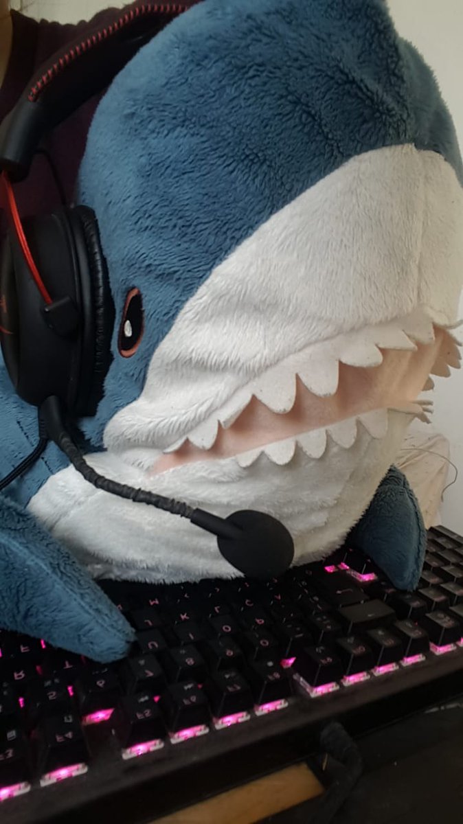 hFndot4's tweet photo. sardinha playing some dotes!! https://t.co/1skVo2iT0N