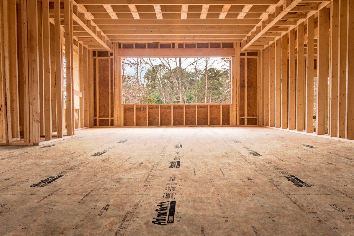 MeeksLumber's tweet photo. Builders love @HuberWood's AdvanTech flooring because it is solid and it eliminates all common subfloor problems. Customers love it because their floors don't squek.  Stop by your local @MeeksLumber today to see ALL the amazing things these panels can do. #Meeks #Lumber #Flooring https://t.co/zII8hcVPog