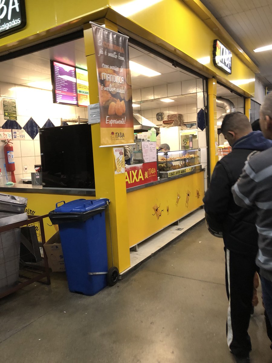 Achava que era a fila do pastel, mas no final era pra lotérica. Kkkk