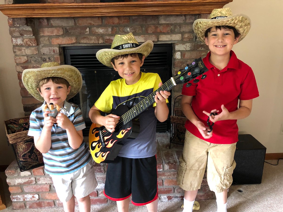 Swiftychat's tweet photo. It's Summer Swift sighting! These three musically inclined guys sport their Swift #iasa2018 cowboy hats. Share your summer Swift-style pic! @Swiftychat #Promo https://t.co/JIXJXJjcQ9