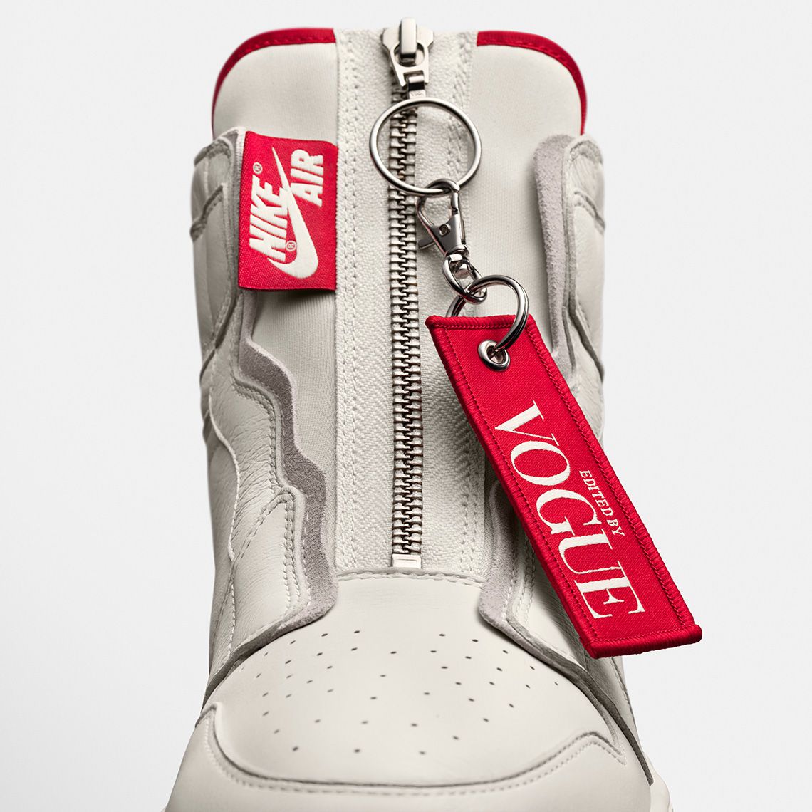 Sneaker News tweet media