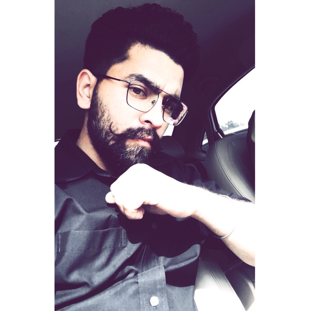 vicking227's tweet photo. #easybeingbusy #Soon #lotsoflol #LoL #Future&Present https://t.co/ac4ehPXOh5