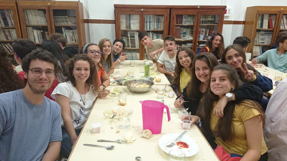 convimarcha3's tweet photo. Fotos de los grupos 3/3. #ConvivenciaGVX @GVXMediterranea https://t.co/K5L65ppXfz