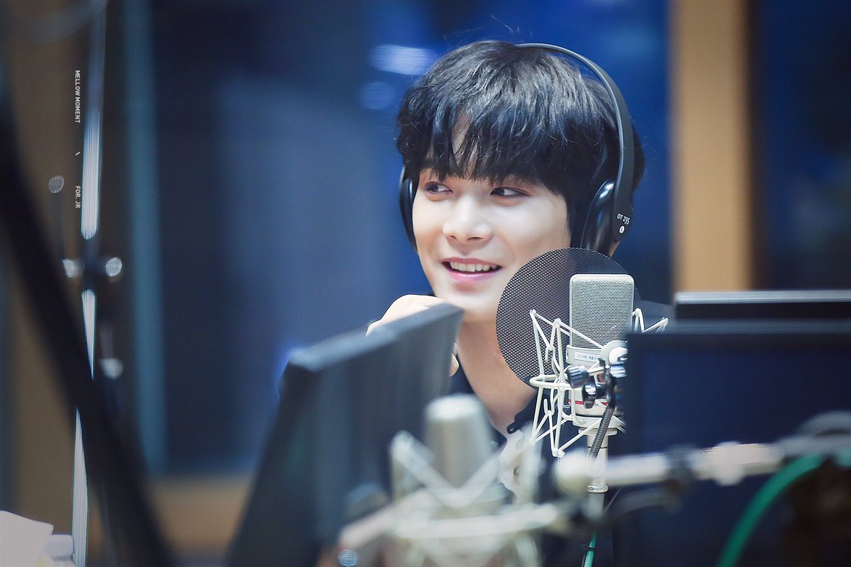 jr_moment's tweet photo. 180711
주파수 0608hz📻 DJ쩨아리를 꿈꿔요💫
#김종현 #JR #뉴이스트W #WHO_YOU #Dejavu https://t.co/JT20p3CCbz