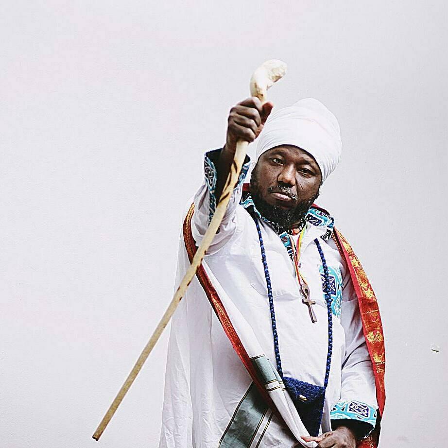 BAfibi's tweet photo. Thursday edition of the #taxidrivershow on #zylofonfm with the original Salaga Soulja
#blackpot@3:30pm
#AHC@4:00pm
#burdenofknowledge@5:00pm
#shockerbuzz@5:30pm
#wisdomfromdemountain@5:45pm
E go hot #bobetornam #doabil #quabenaskary https://t.co/mQXqbOf2PE