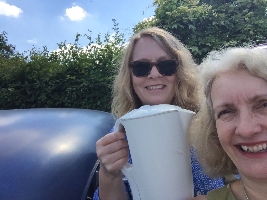 Just like old times. Off to #blenheim to #protesttrump. Kettle for @michele_paule’s Morris Minor, not us. #pointofinformation