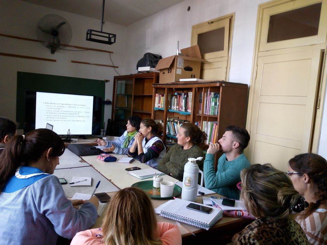 CIIELNALEM's tweet photo. El miercoles 11 de julio en sede del CIIE de Leandro N. Alem se llevó adelante el primer Acompañamiento Escuela sobre Narrativas Pedagógicas en el marco del Congreso Regional de Educación que se llevará a cabo en noviembre en la ciudad de Junín. https://t.co/eTV88uZ96N