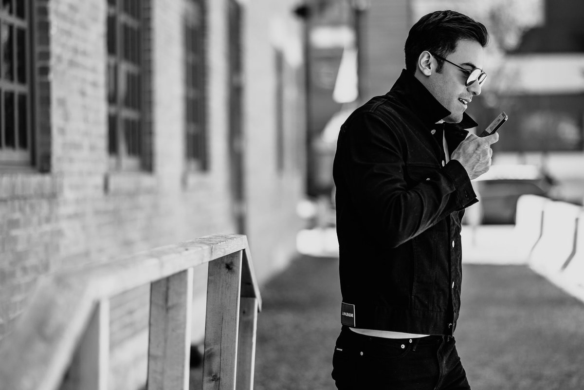 _CarlosRivera's tweet photo. Sí, que pronto les doy una sorpresa a mis #Riveristas pero no digas nada... Bye! 😎🤐 https://t.co/LIE7iPaMiF