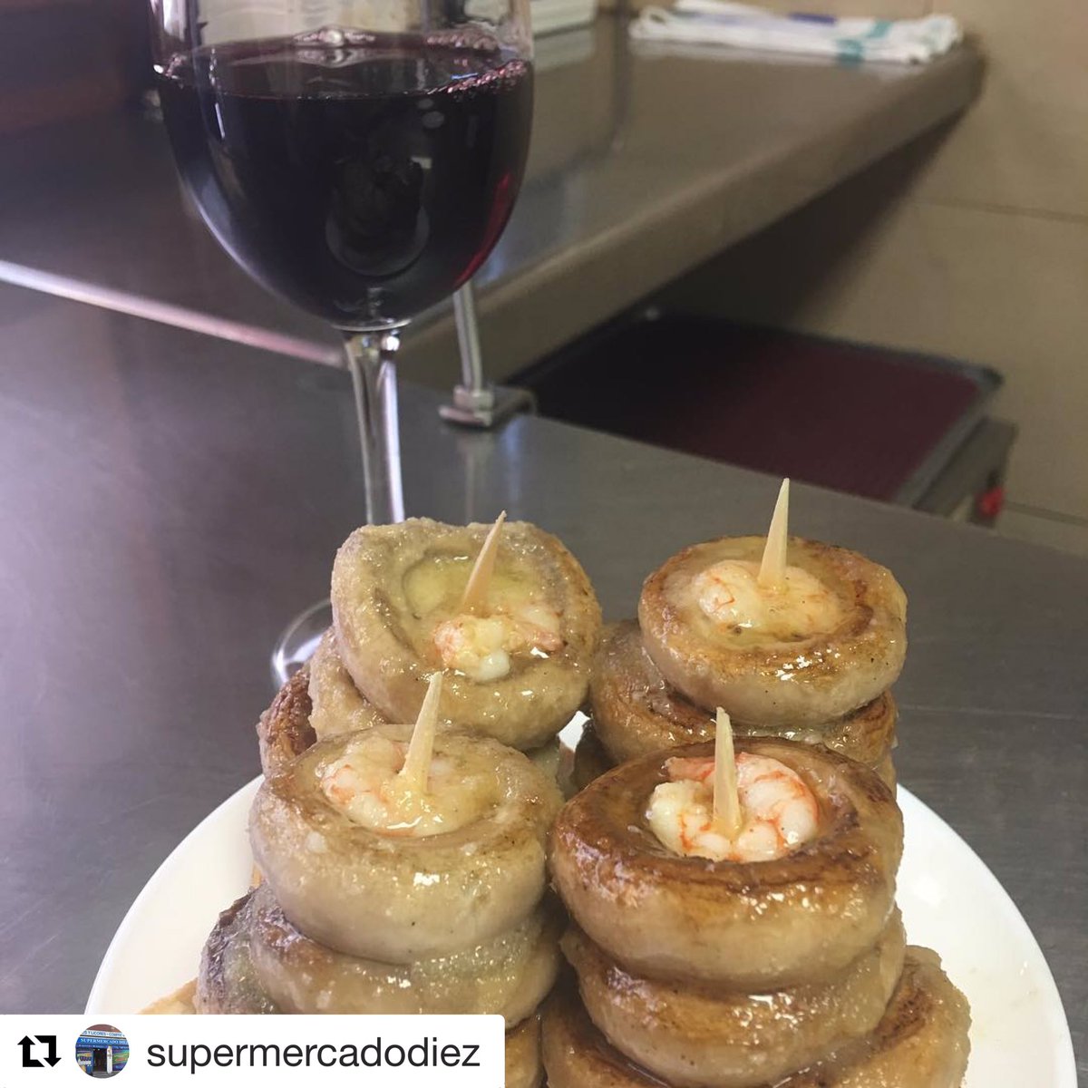 Los mejores #champiñones de la #callelaurel #larioja #España #logroño #barsoriano 🇪🇸😍🍷
#felizjueves #winelover #foodlover