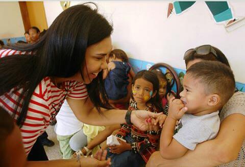 Las mujeres siempre comprometidas con la patria niña para hacer de ellos el mejor futuro con pensamientos firme de verdadera soberanía #MujeresRumboAlIVCongresoDelPsuv <a href="/vclarkb/">Víctor Clark Boscán</a>