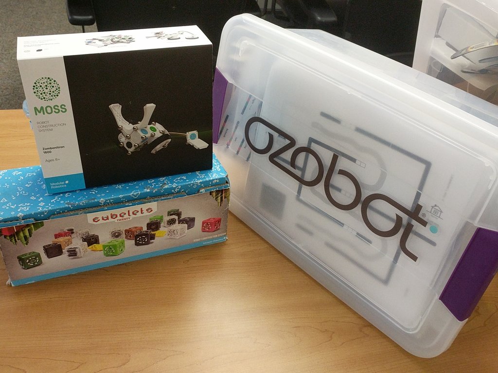 seanbanks's tweet image. Day 3 of the Coding and Robots Institute I'm teaching at BOCES! #ozobot #cubelets #modularrobotics #sphero #dash #wonderworkshop