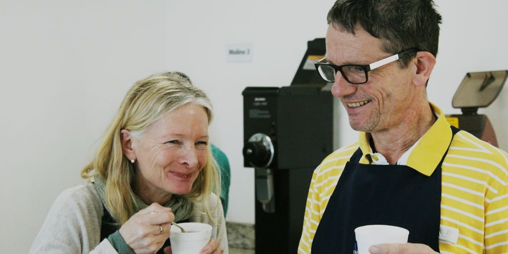 Ansgar beweist, dass es entgegen landläufiger Auffassung überhaupt nicht schwer ist, eine Frau glücklich zu machen. Man muss ihr nur guten Kaffee kochen können 💁‍☕ #LifeHack