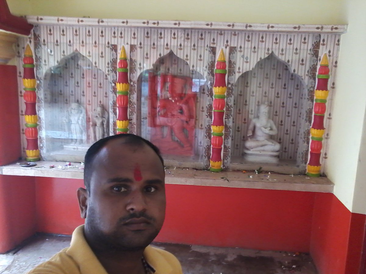 प्रधानमंत्री जी प्रणाम

महोदय उत्तर प्रदेश शिक्षामित्र बहुत परेशान हैं मानसिक, आर्थिक, सामाजिक सभी प्रकार की परिस्थितियों को झेलने पर मजबूर है आपके द्वारा भी कोई  रास्ता नहीं निकाला जा रहा है  समय से निर्णय लेने की कृपा करें शिक्षा मित्र परिवार आपका जीवन पर्यंत आभारी