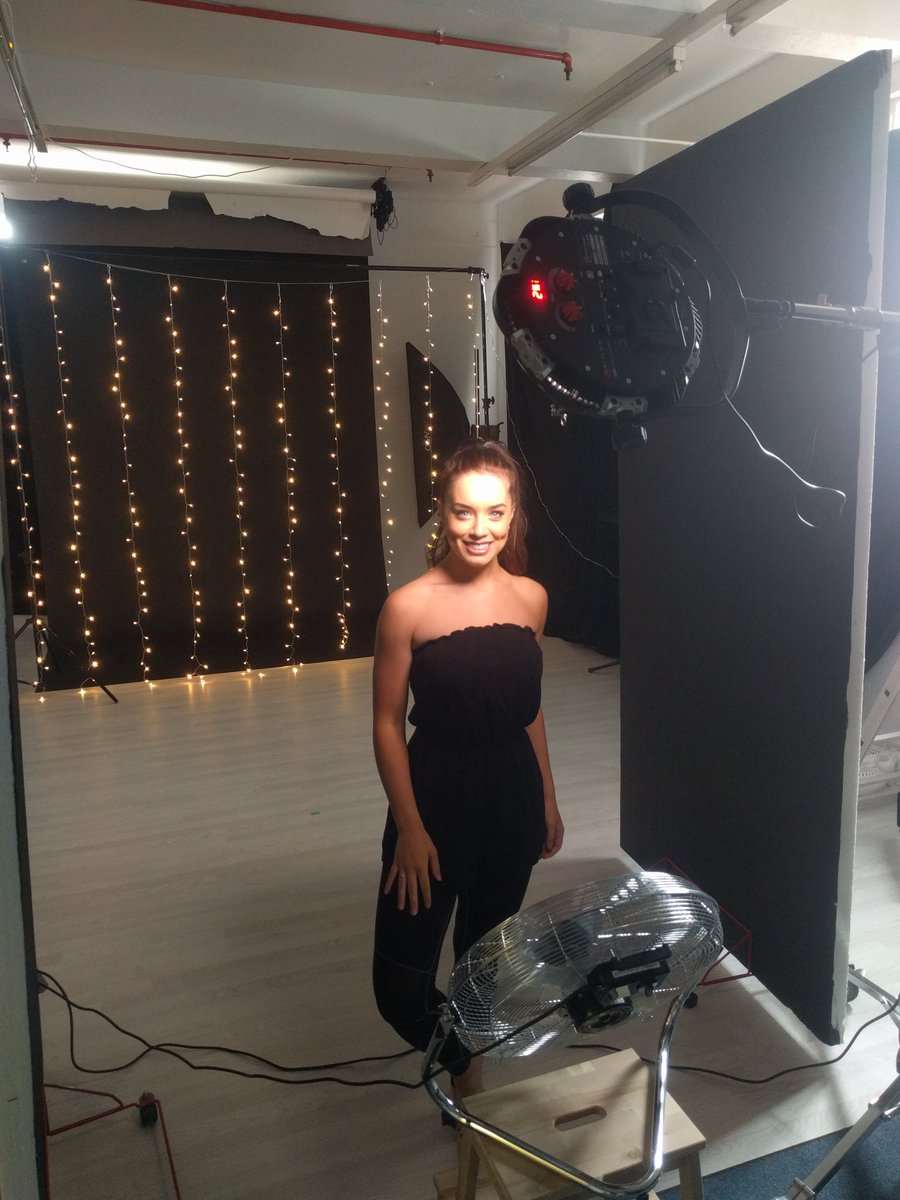 abenyon_photo's tweet photo. Getting creative in the studio today with Miss Leicestershire @hdavies411 using a @Rotolight #AnovaPro2, a @sonyalpha #A7RIII, some fairy lights and an industrial fan.
@SonyUK @markbaberphoto #Sony #SonyAlpha #AlphaUniverse #Rotolight https://t.co/hEXAq9fn3k