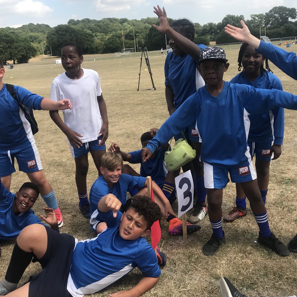 LondainGAA's tweet photo. Itβs a wrap from an epic 2018 ABCβs 1st day. Congrats to all Primary Schools that took part.#FairGAAPlay #GivenEverything @BPCGAA @LONDAINGAA @warwickshireclg @lancsGAAofficia @Gloucestershir3 @ScotlandGAA @YorksGAA @hertsgaa @HSukgaa @hoganstandgaa @officialgaa @TirChonailGaels https://t.co/f4qZiw3Hvi