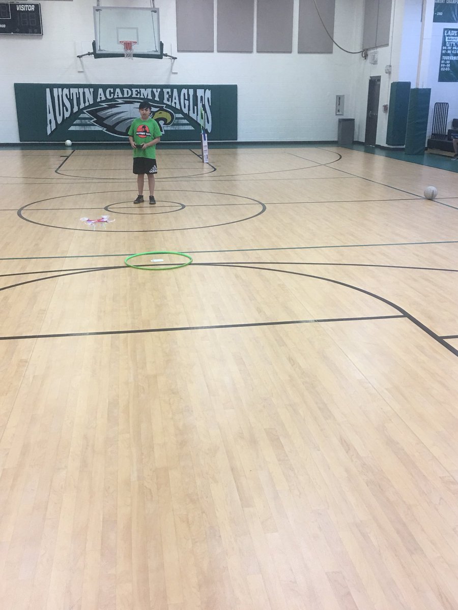 DiscoveryGISD19's tweet image. Drone obstacle course races for the best time #ChooseGarlandISD