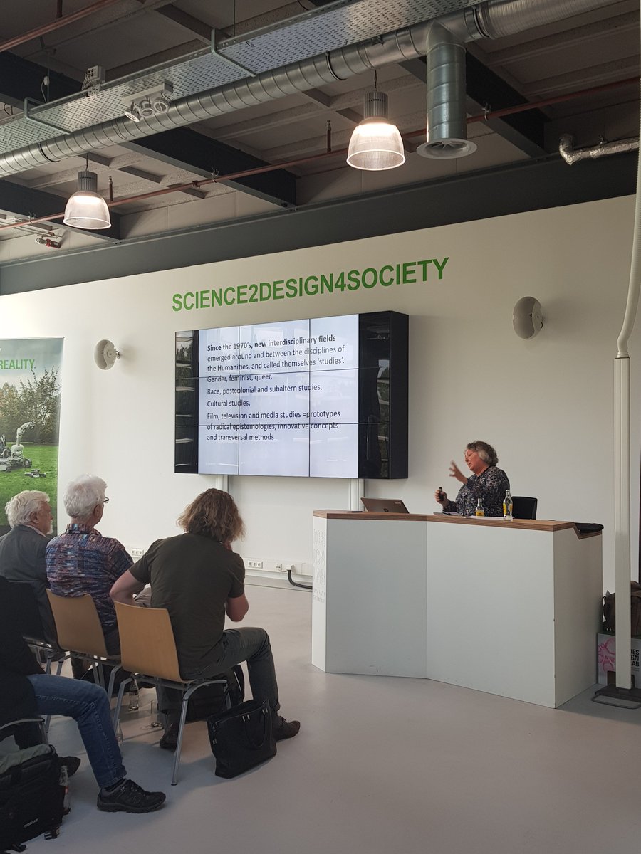 OlyaKudina's tweet image. @RosiBraidotti  is on🔥🔥🔥!!! Great end of the day keynote at #phtr2018 Angelina Jolie is a professor, seriously??