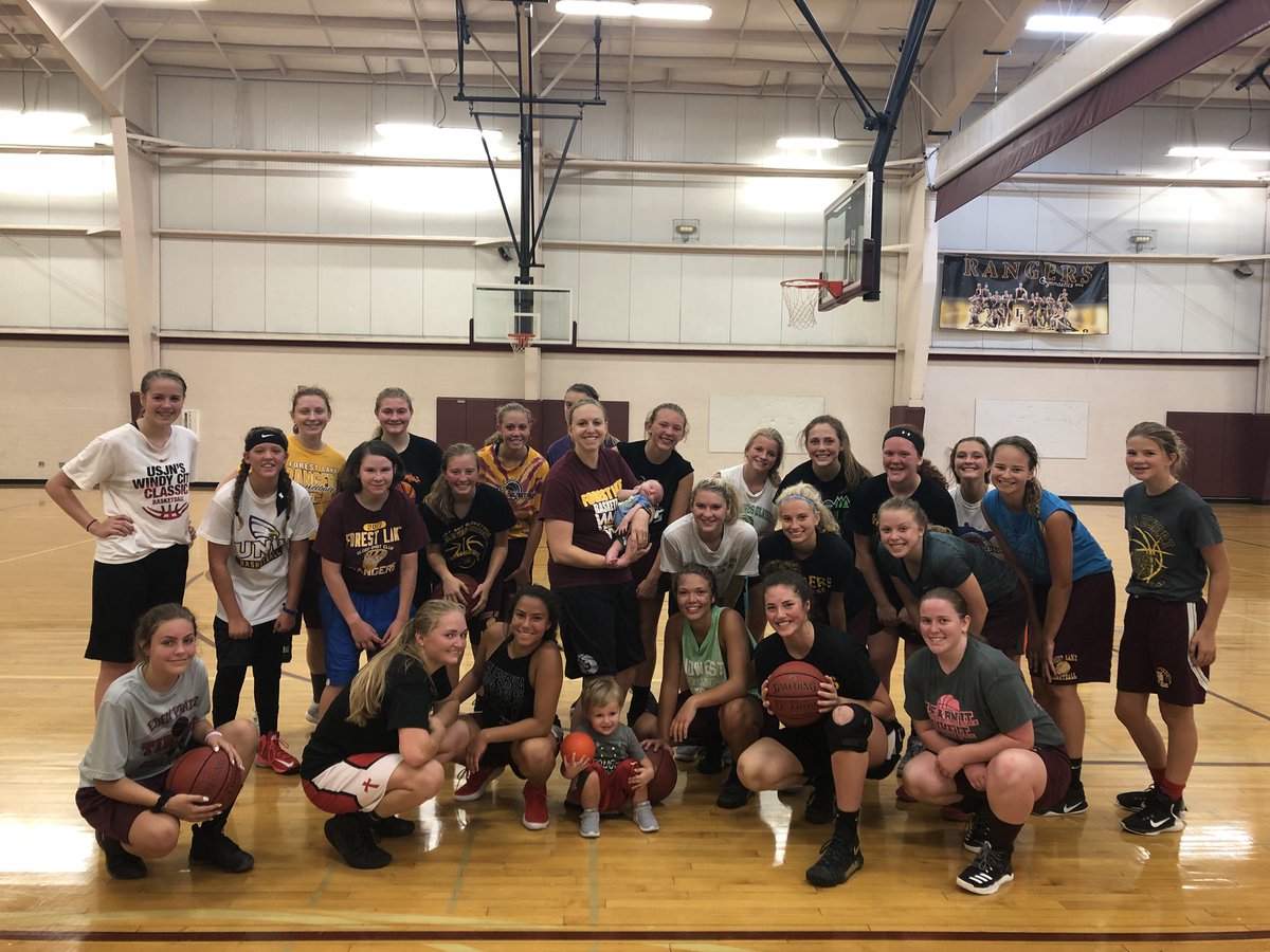 FLGirlsHoops's tweet photo. Nothing better than a hot, sweaty gym and meeting the newest member of our Ranger Family! #BabyHayes💙 #NoExcuses #HardWorkPaysOff #ShipsAndChips https://t.co/i3auOMIuF7